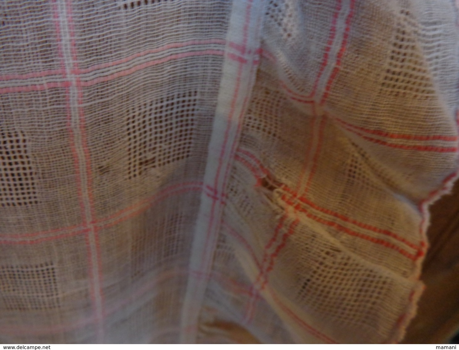 1 rideau-.ancien -168x61 cm de large volant compris pour confectionner robe pour poupee--