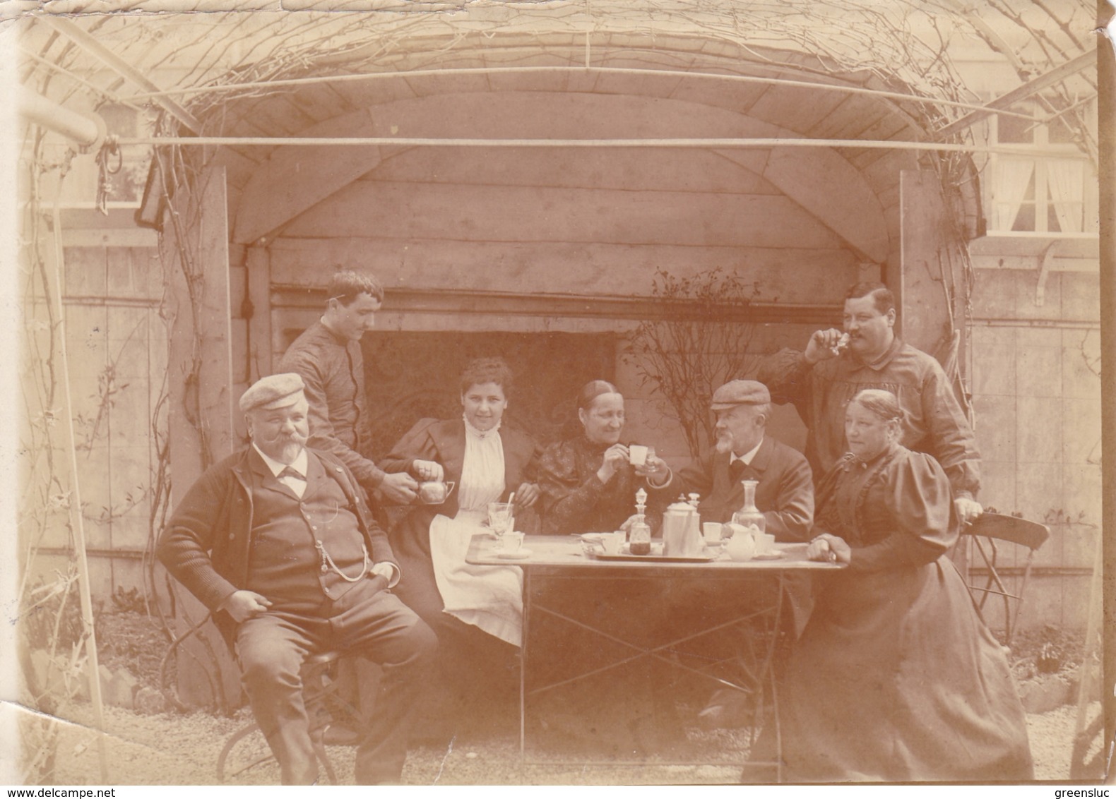 SUISSE BIENNE Ou BIEL. Le Café Et Pousse Café Au Coin " Béni ". Photo Originale Avant 1900. Noms Au Dos. 12 X 16 Cm - Oud (voor 1900)