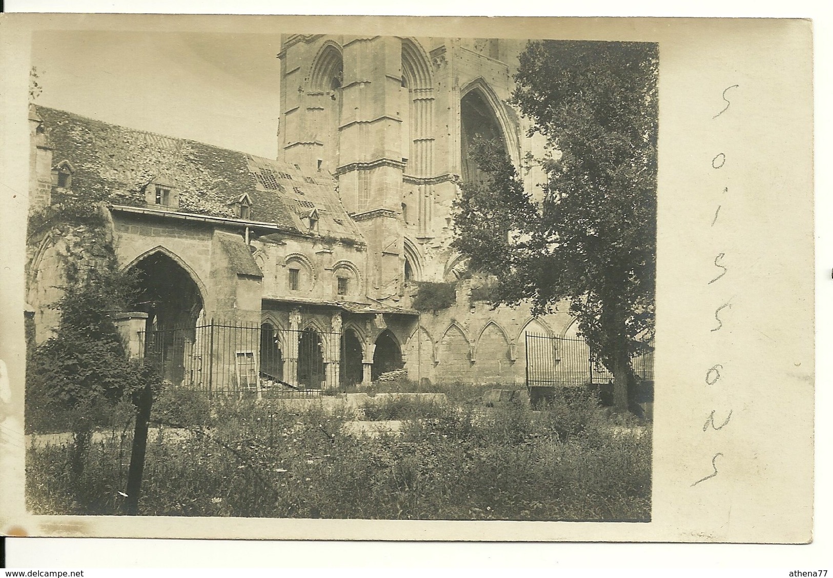 02 - SOISSONS / CARTE PHOTO ALLEMANDE - Soissons