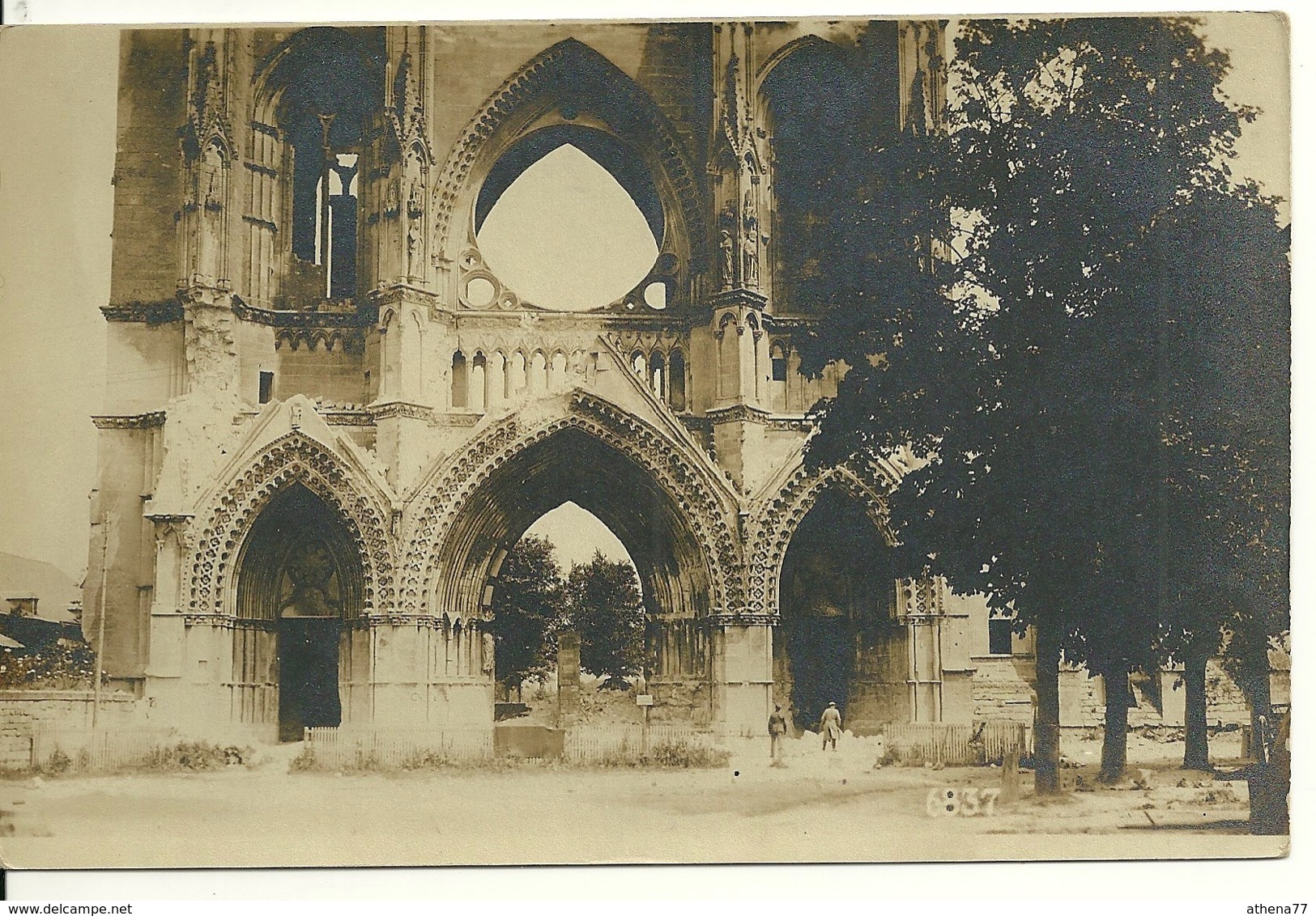 02 - SOISSONS / CARTE PHOTO ALLEMANDE - Soissons