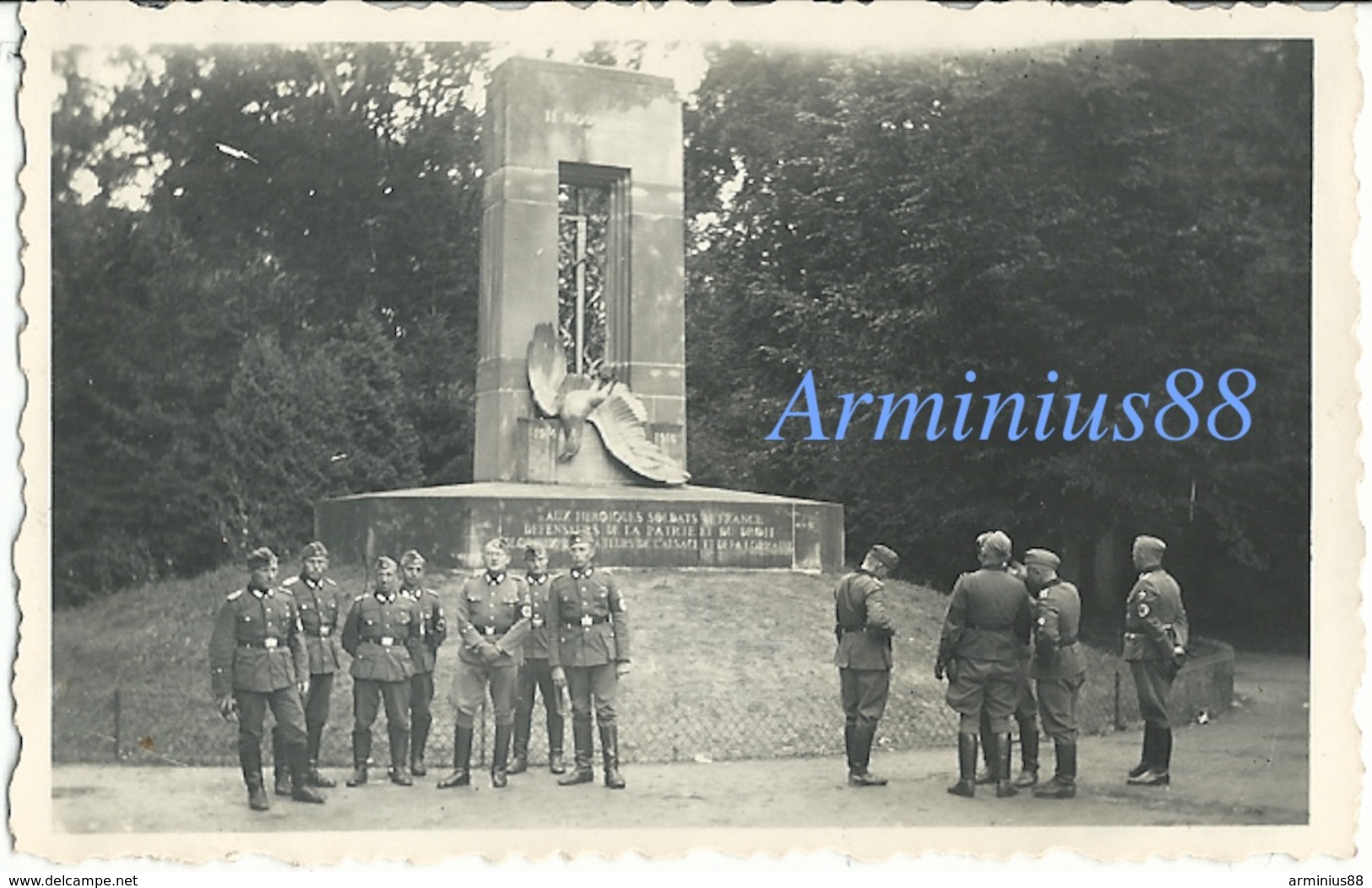 Campagne De France 1940 - Forêt De Compiègne (Oise) - Le Monument Aux Alsaciens-Lorrains (près Rethondes) - RAD - Guerra, Militares