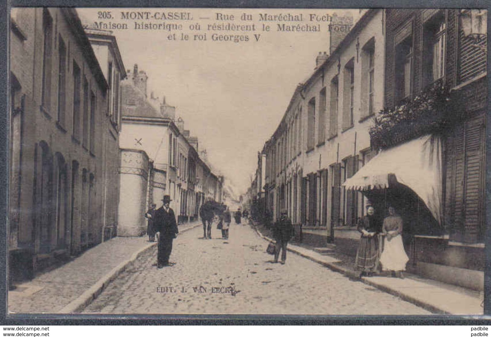 Carte Postale 59.  Mont-Cassel  Rue Du Maréchal Foch   Trés Beau Plan - Autres & Non Classés