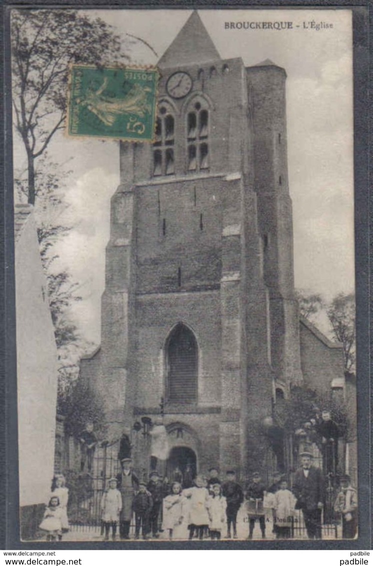 Carte Postale 59. Brouckerque  L'église  Trés Beau Plan - Autres & Non Classés