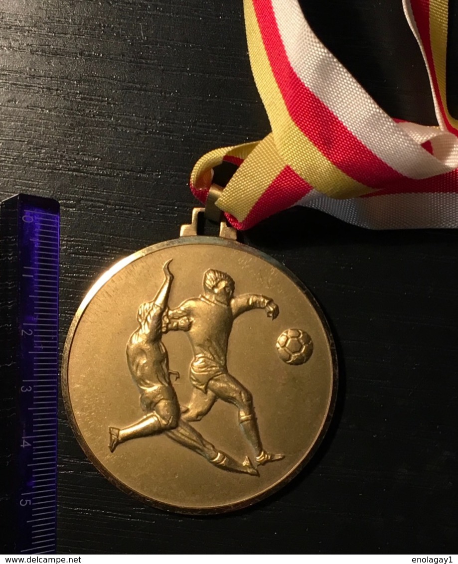 Football Soccer Winner Medal 1984. Year Sport - Bekleidung, Souvenirs Und Sonstige