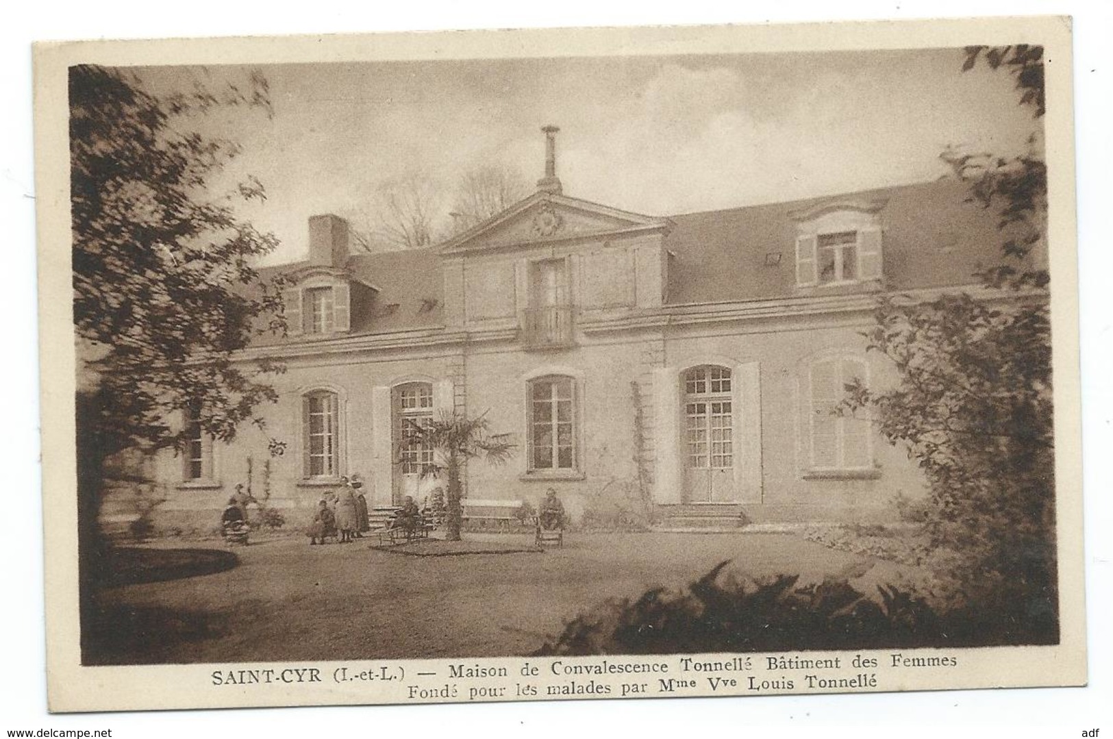 CPA ANIMEE ST SAINT CYR, ANIMATION DEVANT LA MAISON DE CONVALESCENCE TONNELLE, BATIMENT DES FEMMES, INDRE ET LOIRE 37 - Saint-Cyr-sur-Loire