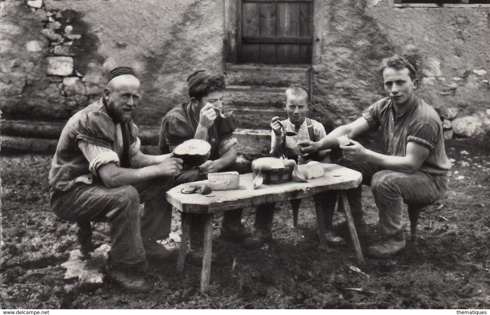 Thematiques Suisse Gruyeres Gruyère Bergers Au Chalet La Choupaye - Gruyères