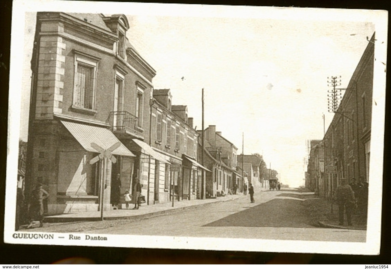 GUEUGNON RUE DANTON - Gueugnon