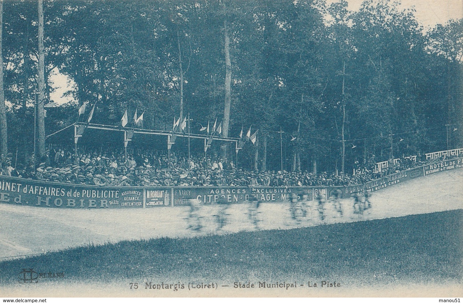 MONTARGIS  Stade Municipal - La Piste - Montargis