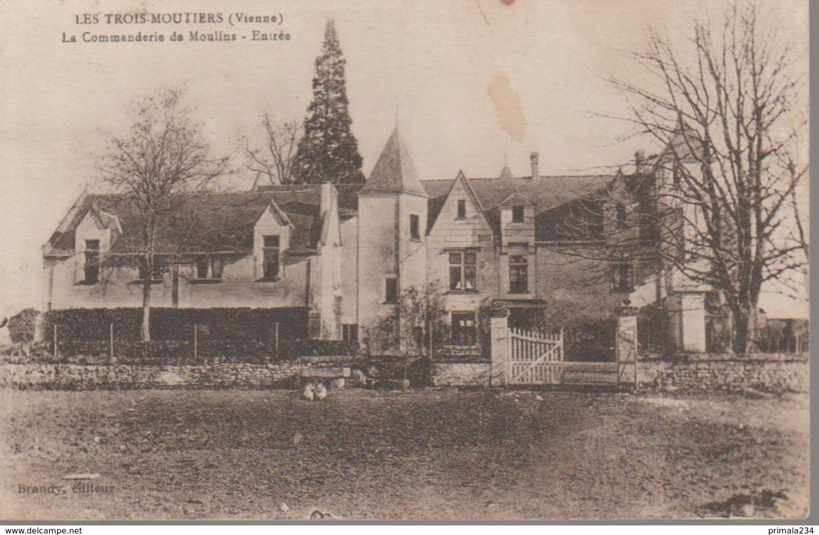 LES TROIS MOUTIERS - LA COMMANDERIE - Les Trois Moutiers