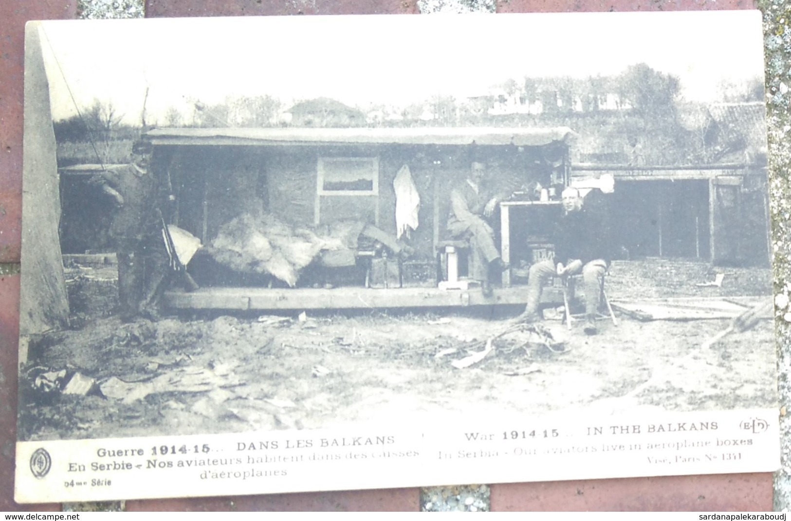 [ AVIATION / BALKANS / SERBIE ] Nos Aviateurs Habitent Dans Des Caisses D'aéroplane. Corresp. Mili Au Dos, 1917. - Guerra 1914-18