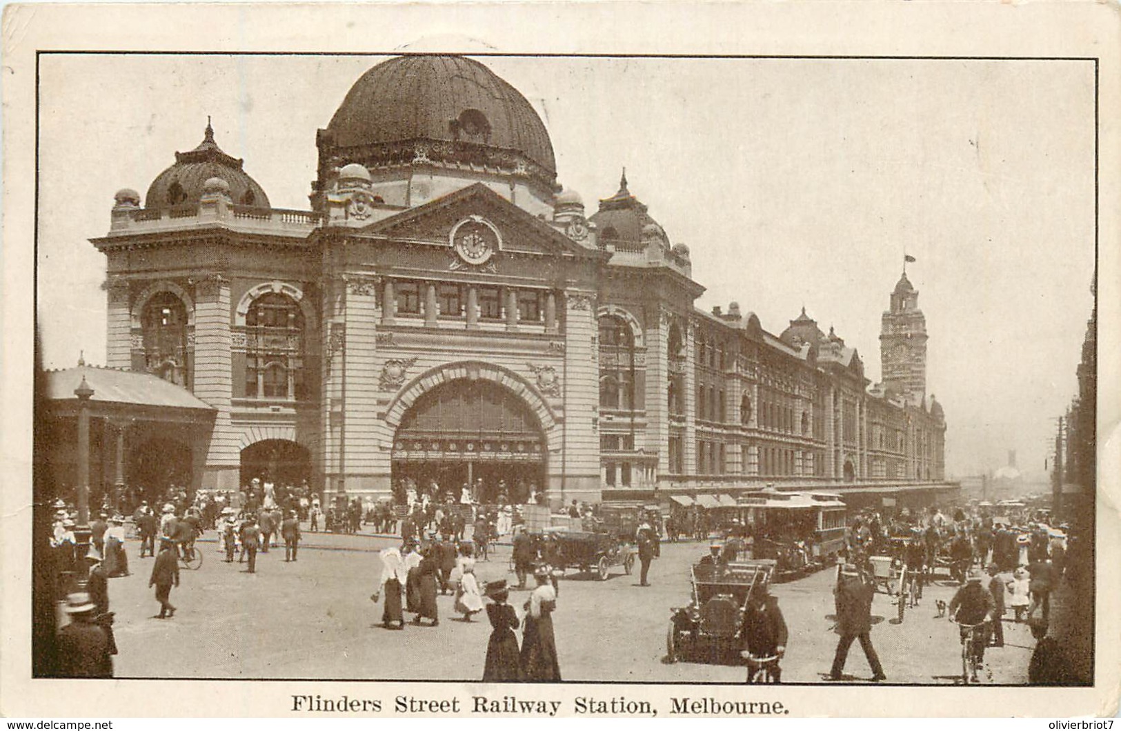 Australia - Victoria - Melbourne - Flinders Street Raiway Station - Melbourne