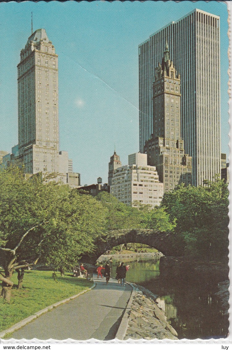 NEW YORK CITY - Central Park , General Motors Building Towers, Fifth Avenue Hotels Manhattan - Central Park