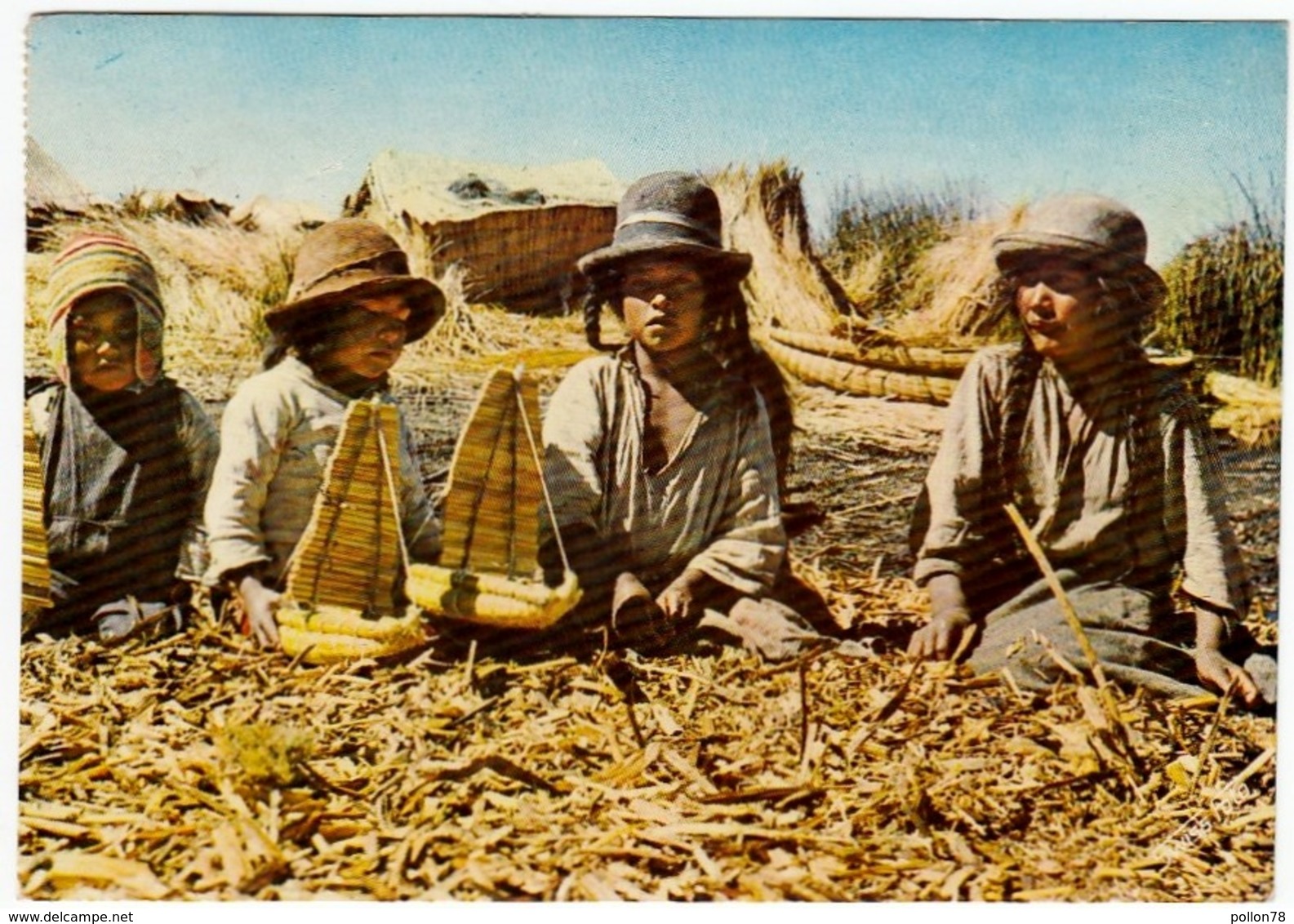 PERU' - PUNO - LAGO TITICATA - NINOS - UROS EN LAS ISLAS FLOTANTES - 1985 - Vedi Retro - Perù