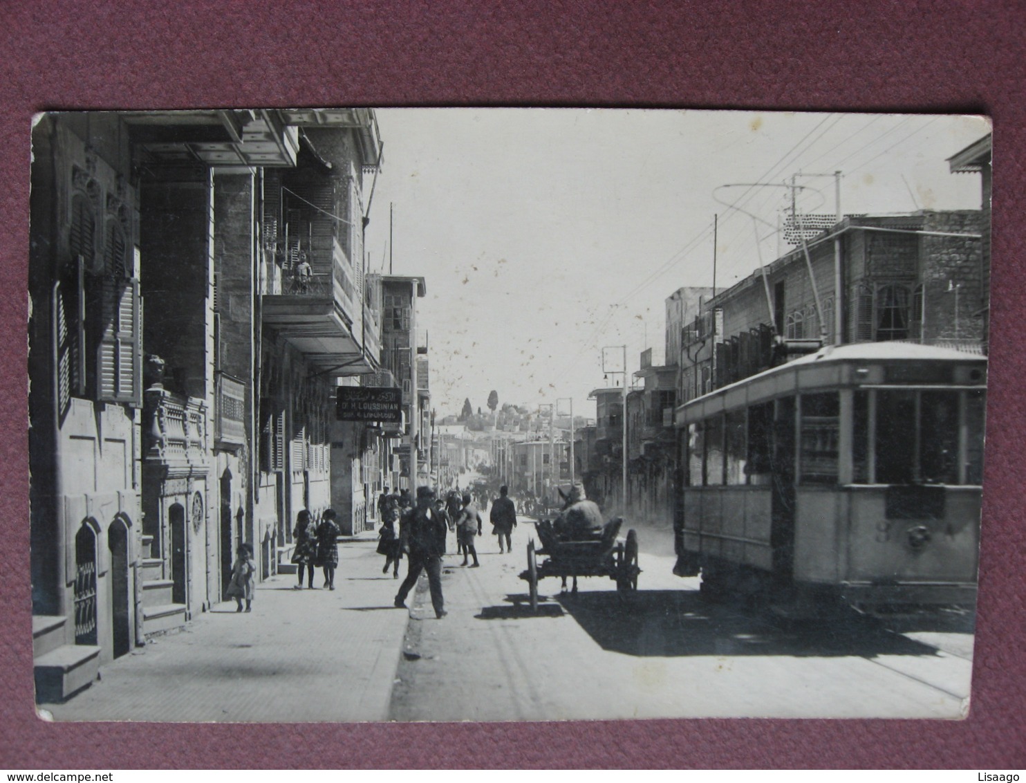 CPA PHOTO SYRIE ALEP Une Rue TRES ANIMEE TRAMWAY ATTELAGE Enseigne Lisible : Docteur H. LOUSSINIAN 1933 RARE ! - Syria