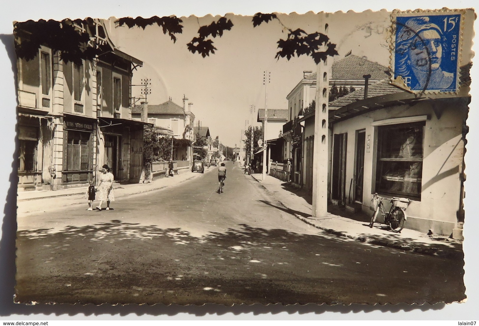 C. P. A. : 33 ARES : Route Du Cap Ferret, Animé, Timbre En 1955 - Arès