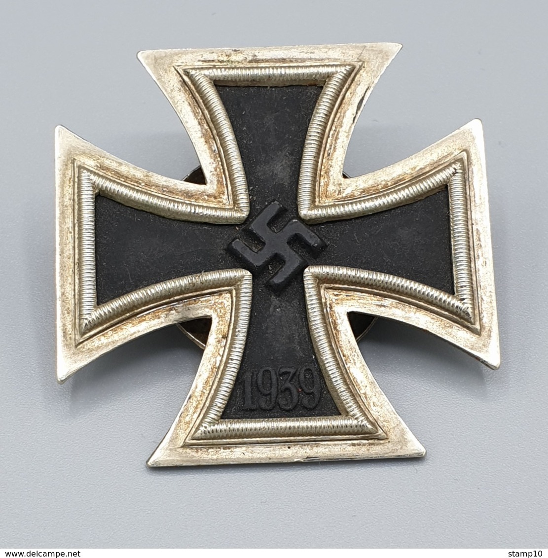 Eisernes Kreuz 1. Klasse 1939, Hst. L/12 Für Die Firma C.E. Juncker, Berlin Magnetisch An Schraubscheibe.. - 1939-45