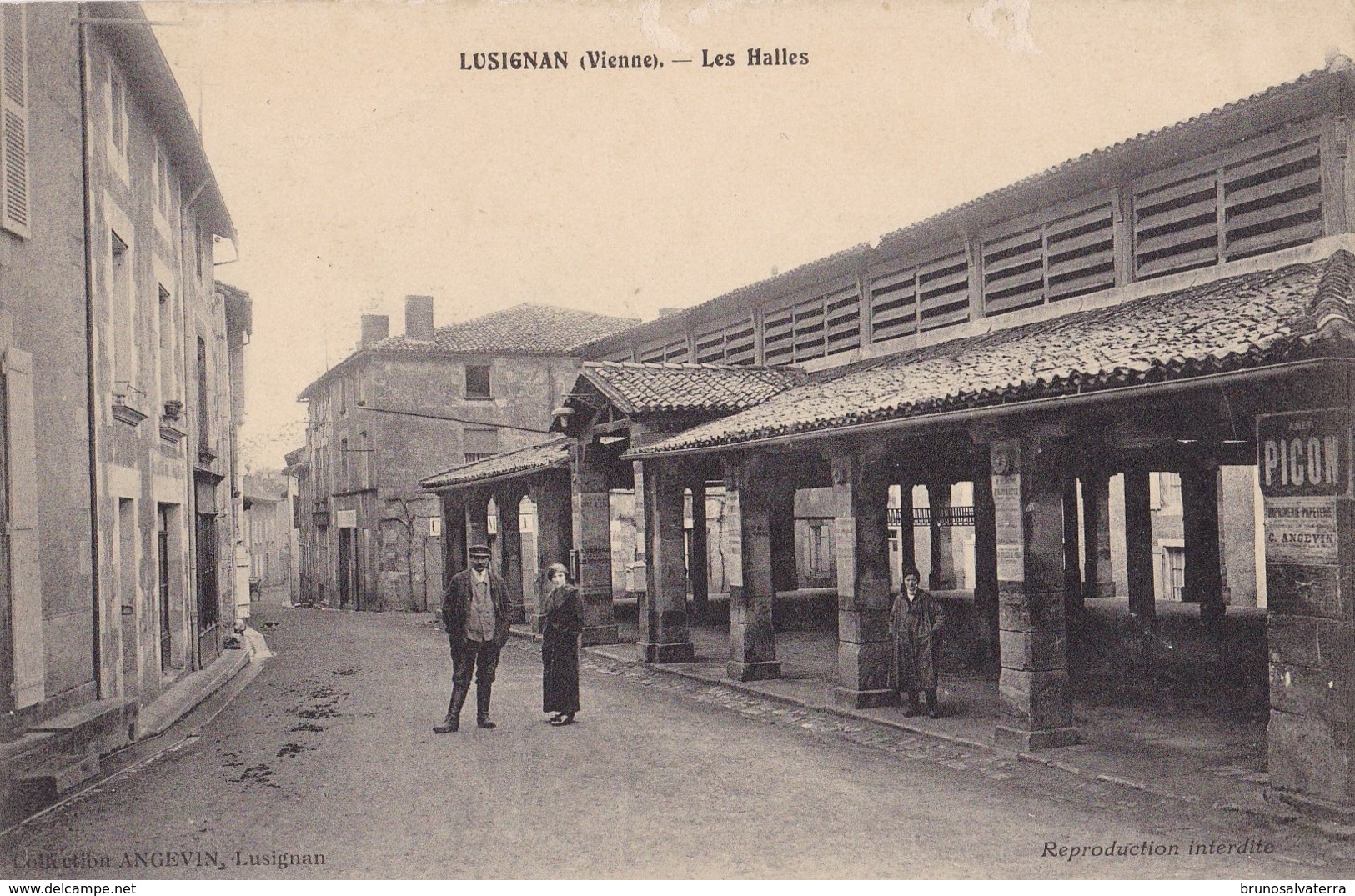 LUSIGNAN - Les Halles - Lusignan