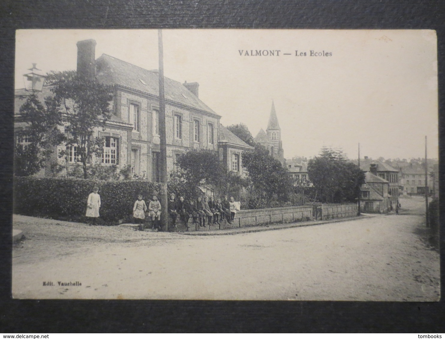 76 - Valmont - CPA - Les écoles - Vauchelle - Phototypie E. Desaix  - B.E - - Valmont