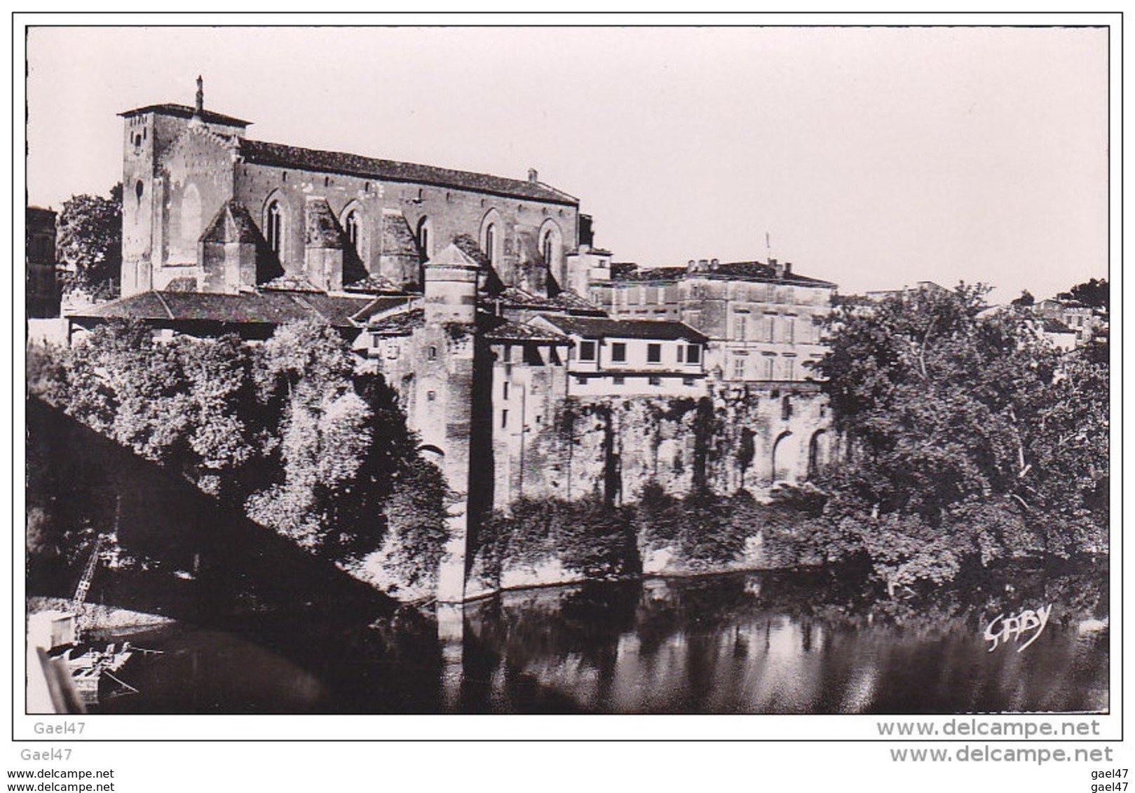 Cpsm Petit-Format   Réf-JP-Q-190 (  Dép-81  GAILLAC )  L' Eglise  Saint-Michel Et Le TARN - Gaillac