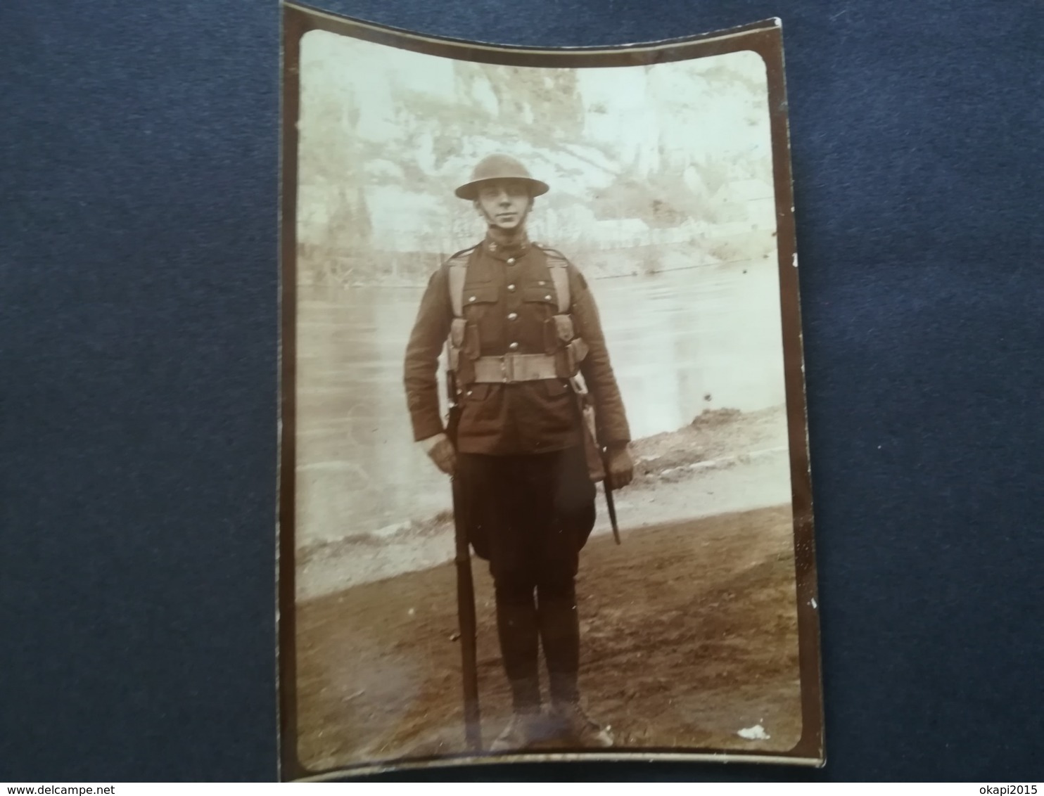 SOLDAT UNIFORME  DE LA GUERRE 1914 - 1918  POSANT POUR L ARMISTICE PHOTO ORIGINALE BELGIQUE MILITARIA MILITAIRE - 1914-18