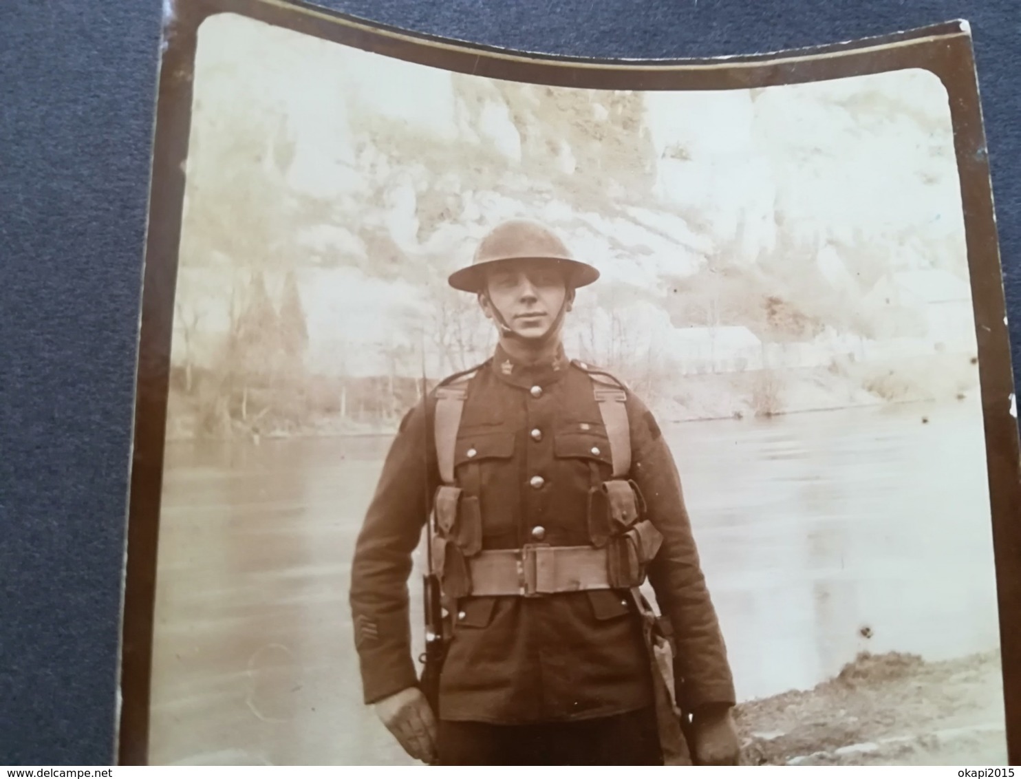 SOLDAT UNIFORME  DE LA GUERRE 1914 - 1918  POSANT POUR L ARMISTICE PHOTO ORIGINALE BELGIQUE MILITARIA MILITAIRE - 1914-18