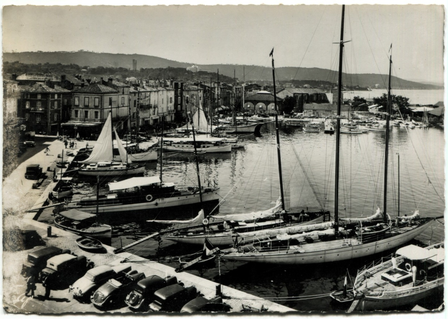 83 SAINT TROPEZ Cpsm Grand Format Ensemble Du Port Voiliers - Saint-Tropez