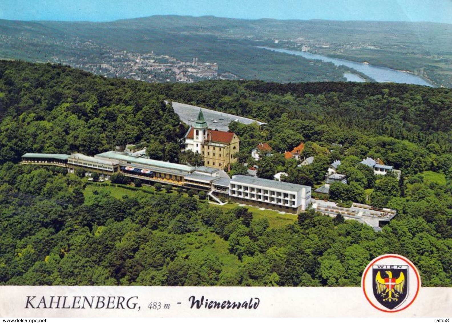 1 AK Österreich / Niederösterreich * Blick Auf Den Kahlenberg Im Wienerwald - Mit Klosterneuburg Und Donau * - Klosterneuburg