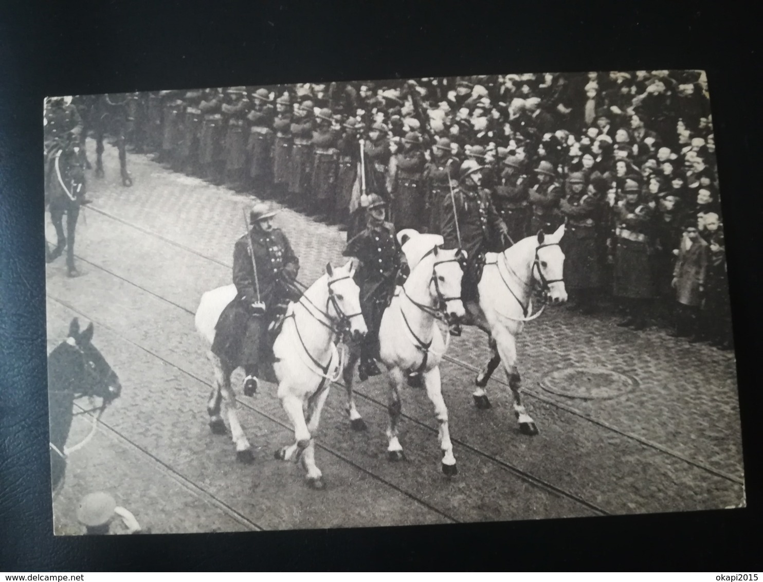 CALÈCHE ACCOMPAGNÉE DE CAVALIERS FOULE BELGIQUE CARTE - PHOTO CARTE POSTALE  À DOS NON DIVISÉ CPA + 2 CP FUNÉRAILLES ROI