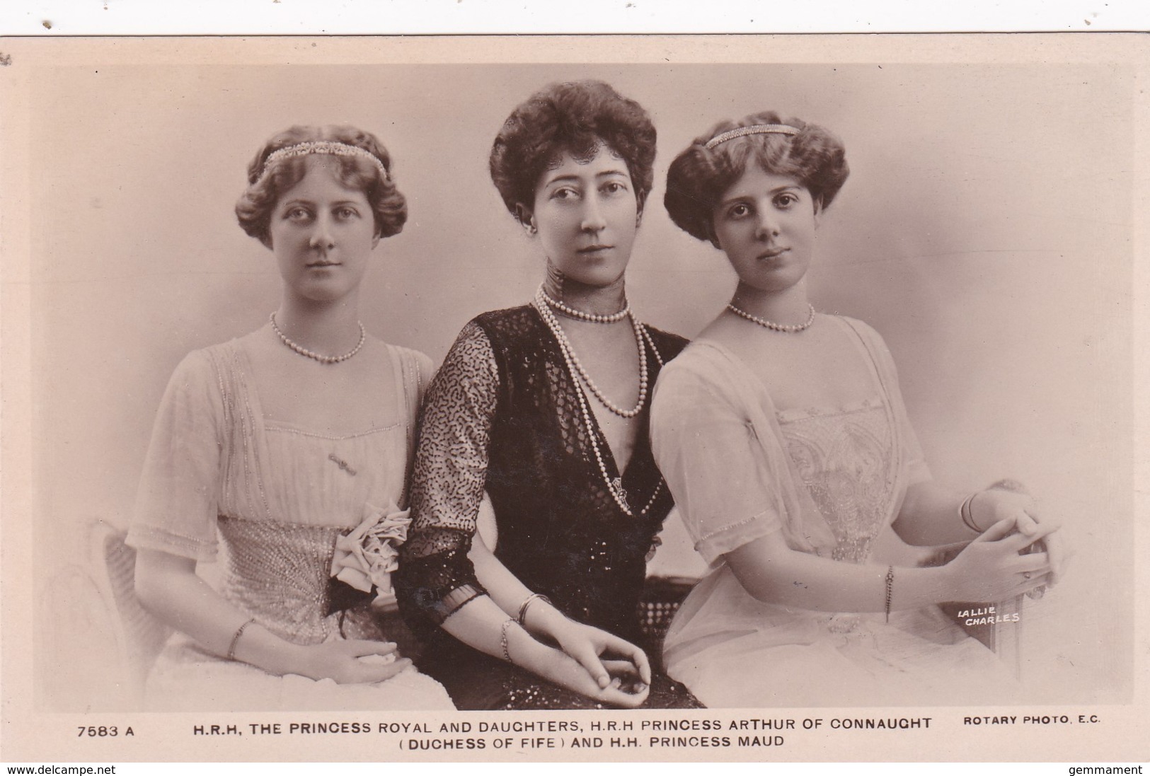 H.R.H PRINCESS ROYAL AND DAUGHTERS - Royal Families