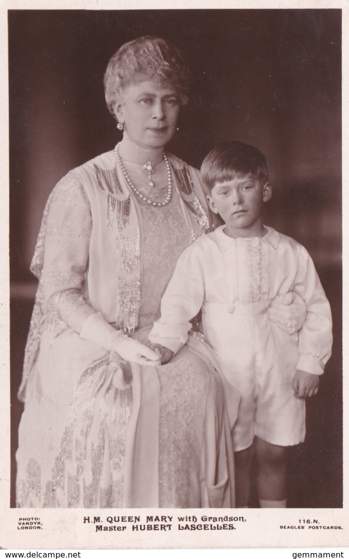 QUEEN MARY WITH GRANDSON, HUBERT LASCELLES - Case Reali