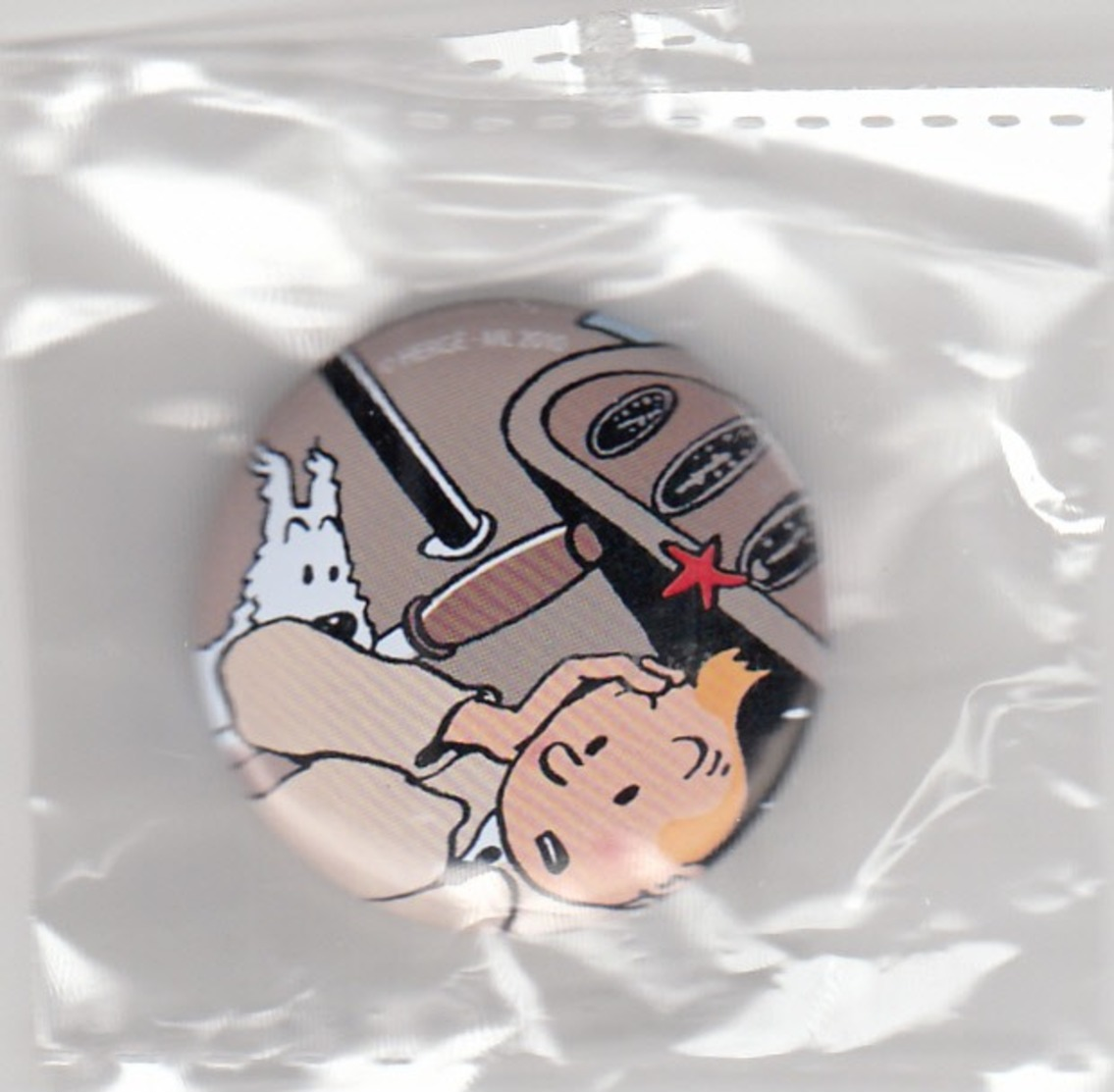 Tintin - Badge Original état Neuf - Hergé Moulinsart 2010 - Sous Cello. - Pin's