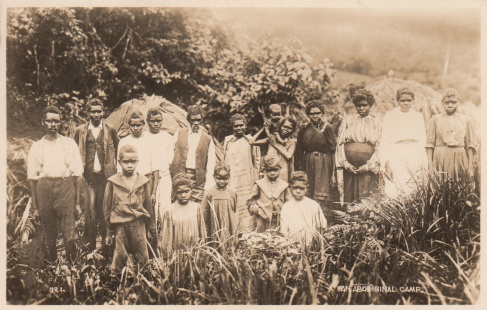 RP: An Aboriginal Camp , Australia , 00-10s - Aborigenes