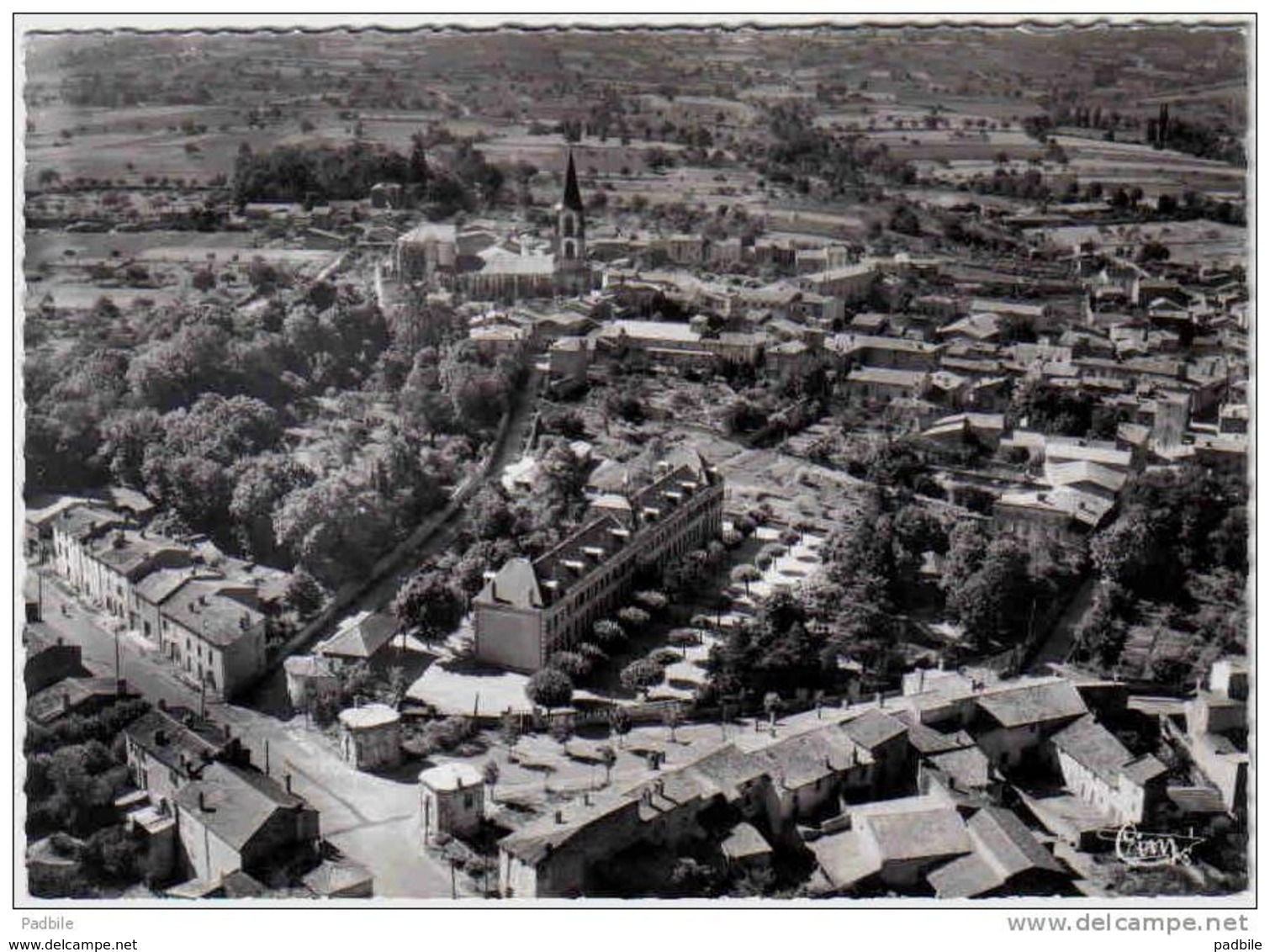 Carte Postale 63. Billom  Vue D'avion Le Clos Bijou Trés Beau Plan - Sonstige & Ohne Zuordnung