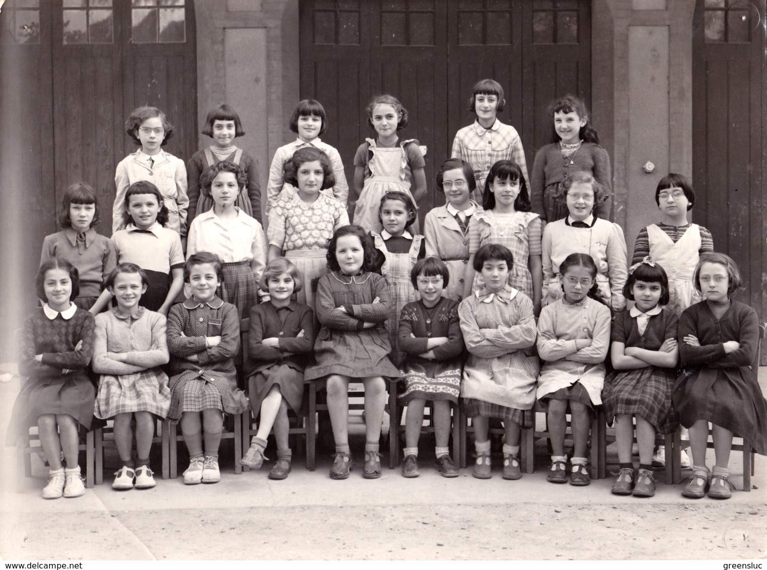 TOULOUSE. Lycée De Jeunes Filles. Photo De Classe; 1950 8 ème. 22.5 Cm X 16.5 Cm - Personas Anónimos