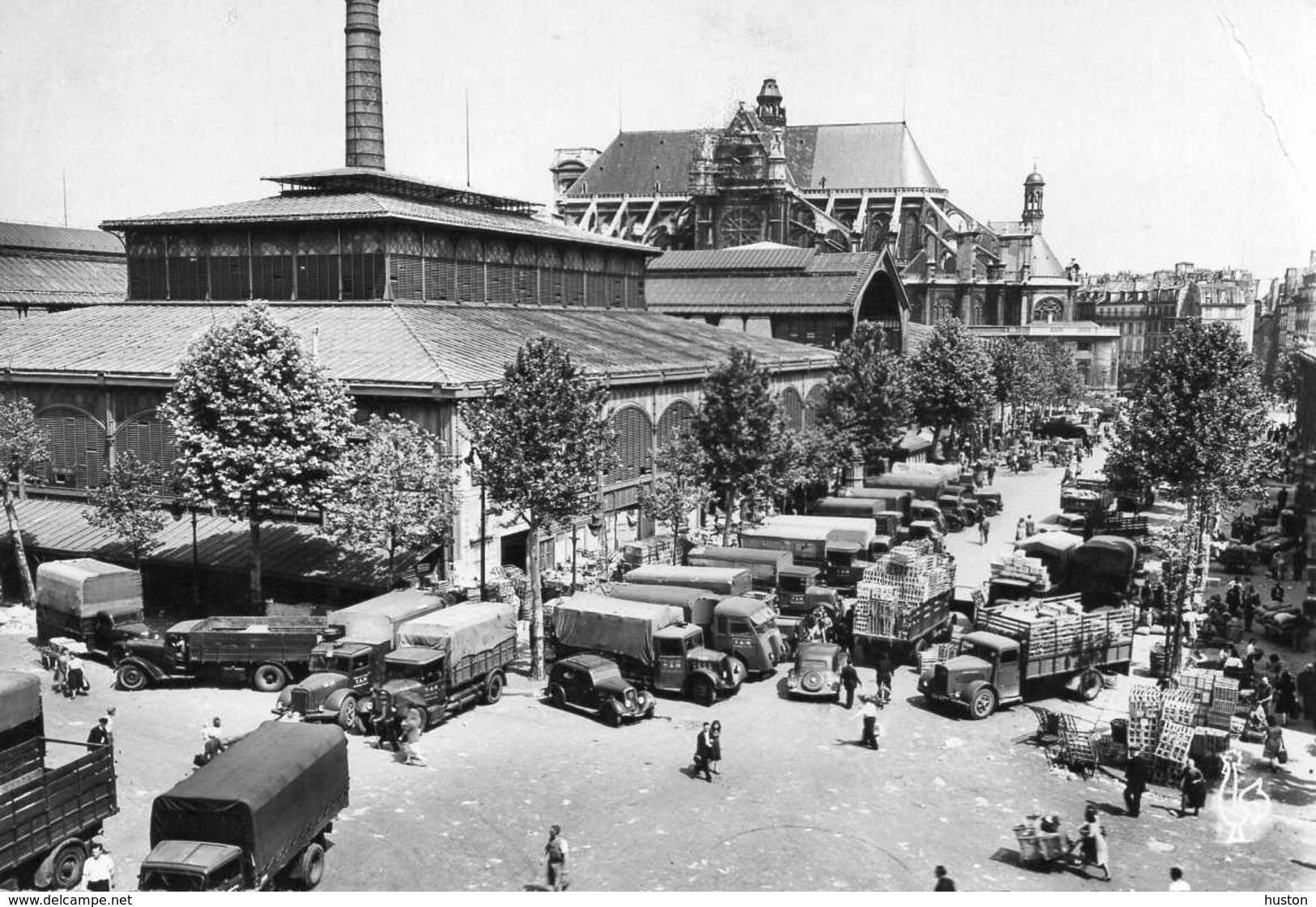 PARIS - Les Halles Centrales Et L'Eglise Sainte-Eustache, Animée - Distrito: 01