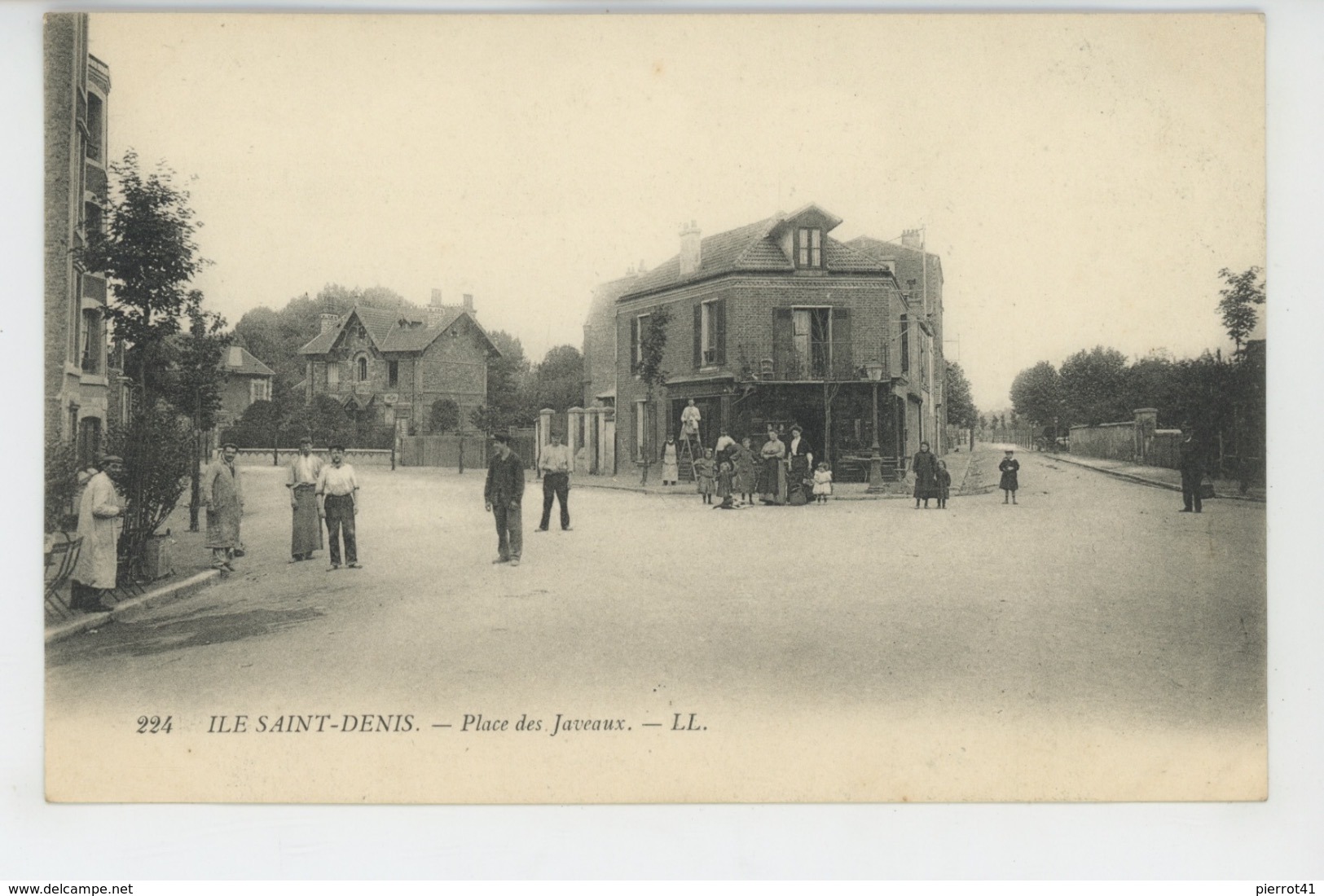 L'ILE SAINT DENIS - Place Des Javeaux - L'Ile Saint Denis