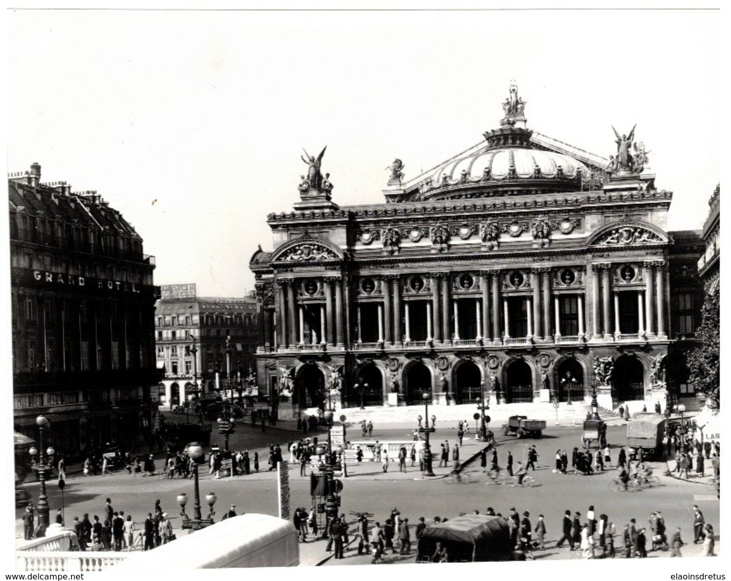 Paris (75) - Photo De La Place Du Théâtre Pendant L'occupation Allemande (période De Guerre 39-45) - Non Classificati