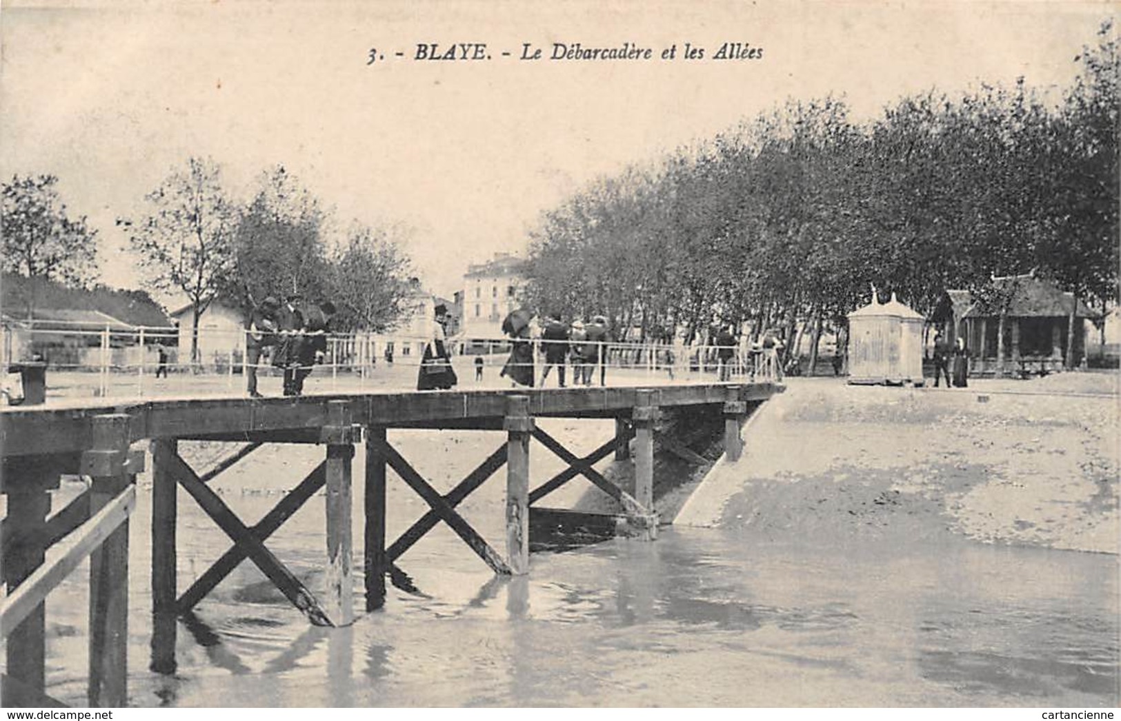 BLAYE - Le Débarcadère Et Les Allées - Blaye