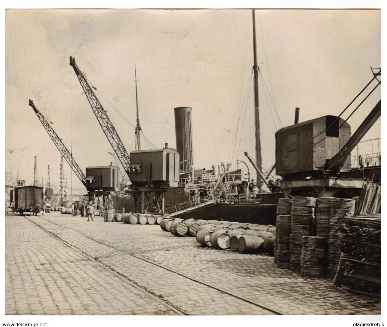 Photo Des Anciens Quais De Bordeaux (33) - Bateau, Grue De Déchargement. - Non Classés