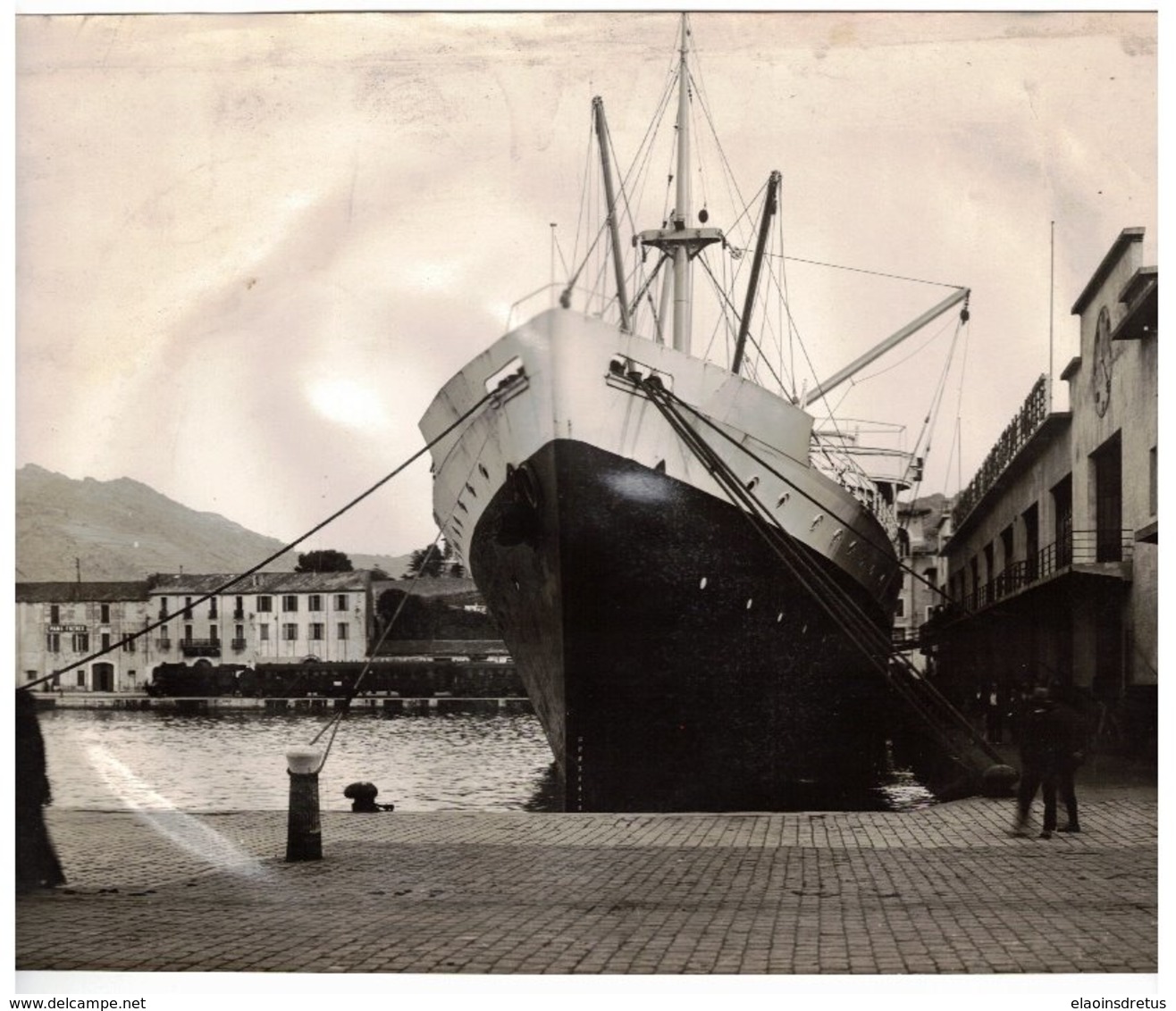Photo Quais De Port Vendres (66) - Bateau De La Compagnie De Navigation Mixte. - Unclassified