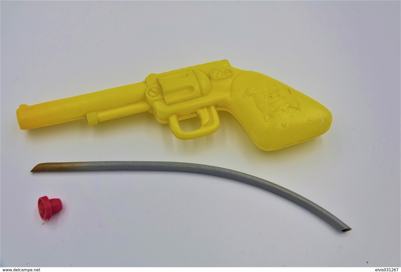 Vintage TOY GUN :  WATER PLASTIC SQUEEZE SQUIRT REVOLVER - L=15cm - 1950s - Keywords : Cap - Cork - Rifle - Pistol - - Decotatieve Wapens