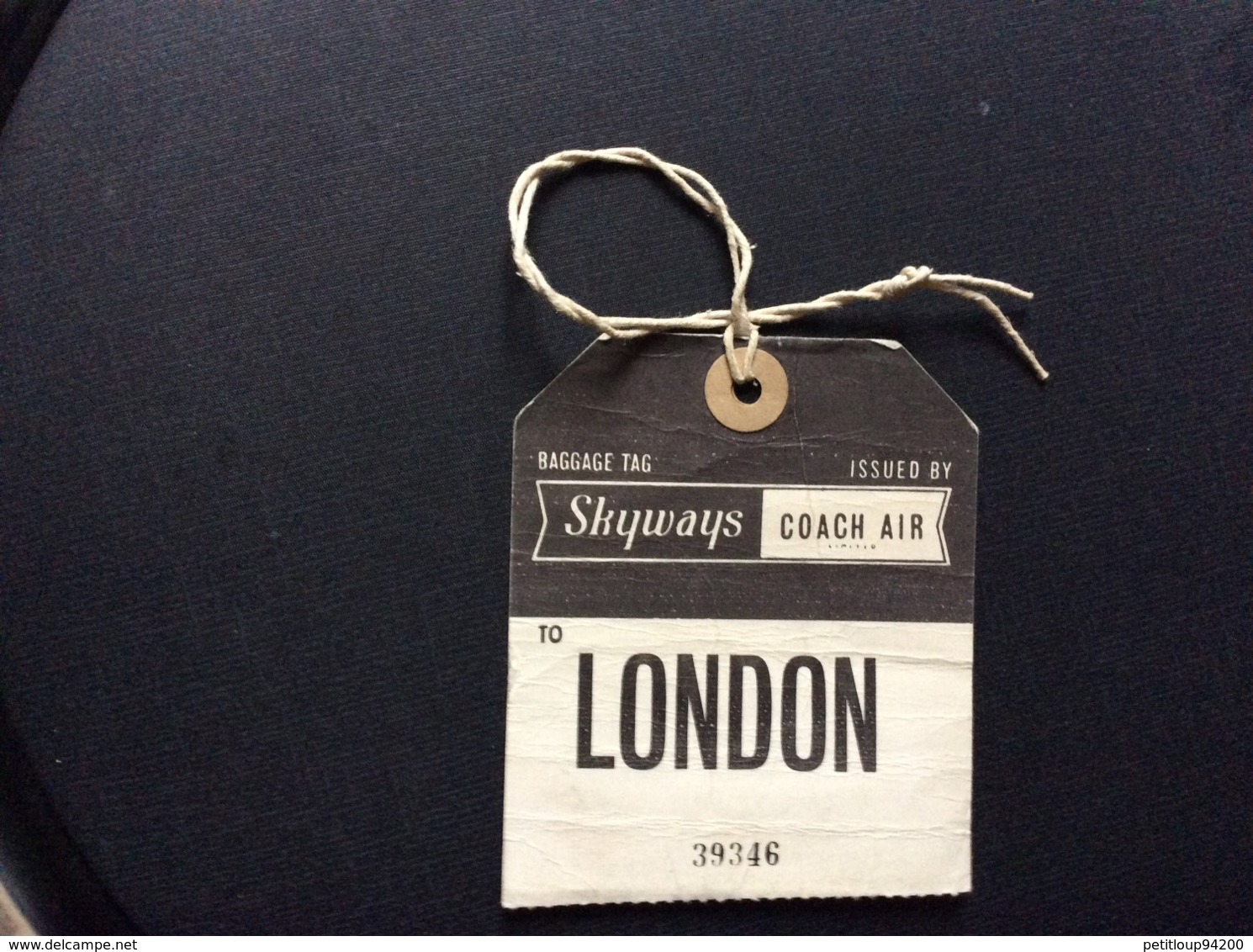 ETIQUETTE A BAGAGES  SKYWAYS COACH AIR  Beauvais>London  BAGGAGE TAG  Années 1950 - Baggage Labels & Tags