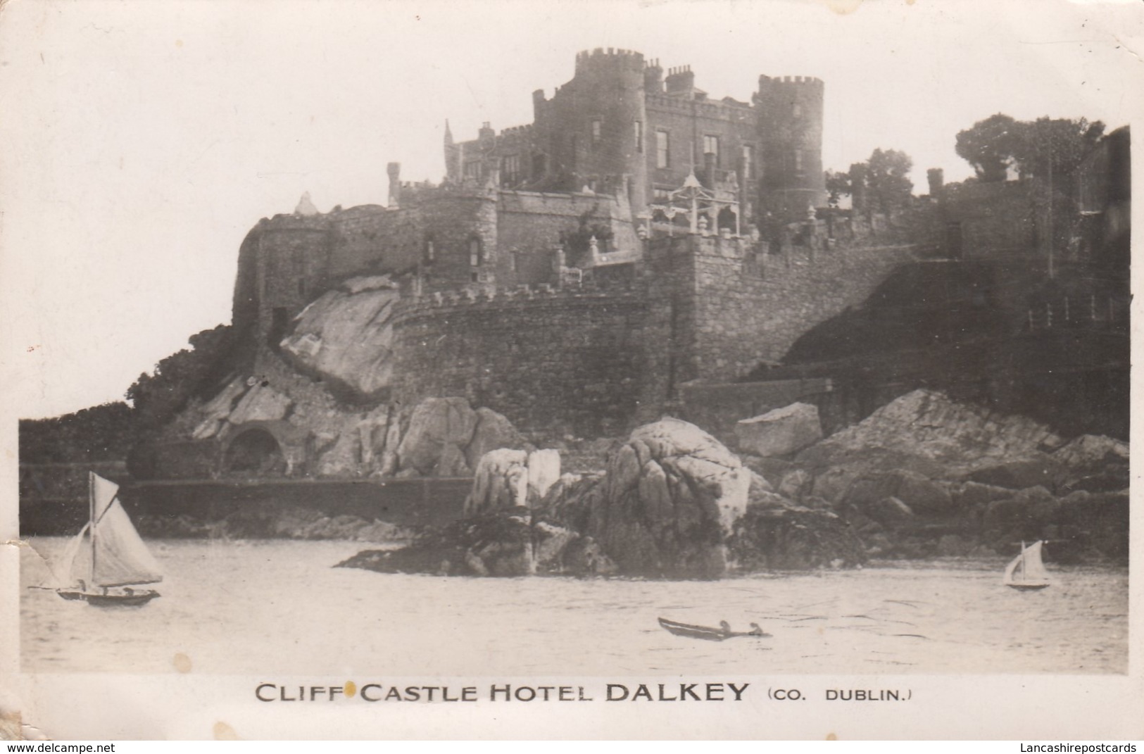 Postcard Cliff Castle Hotel Dalkey Co Dublin DAMAGED My Ref  B13719 - Dublin