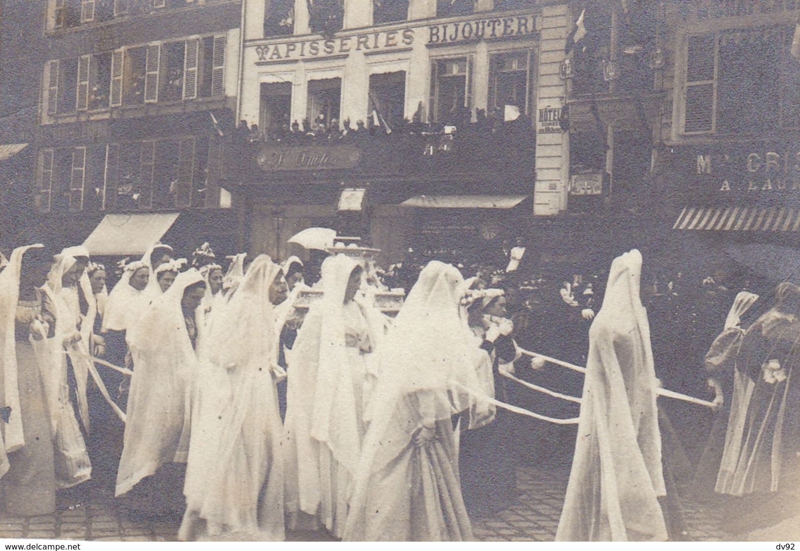 OISE BEAUVAIS LA DAME DE SAINTE ANGADREME FETE DE 1896 - Places