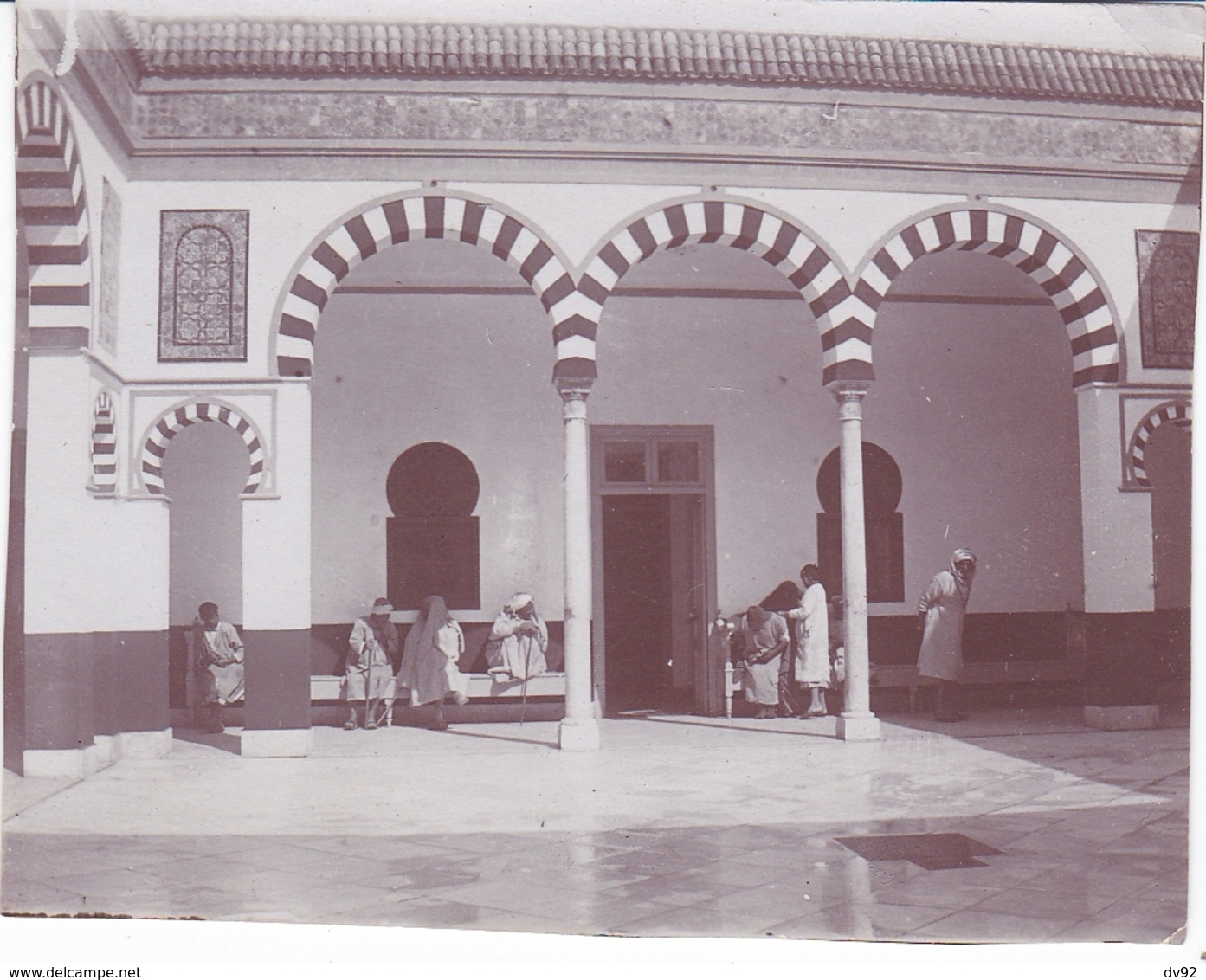 TUNISIE TUNIS INTERIEUR D UN HOPITAL - Lieux