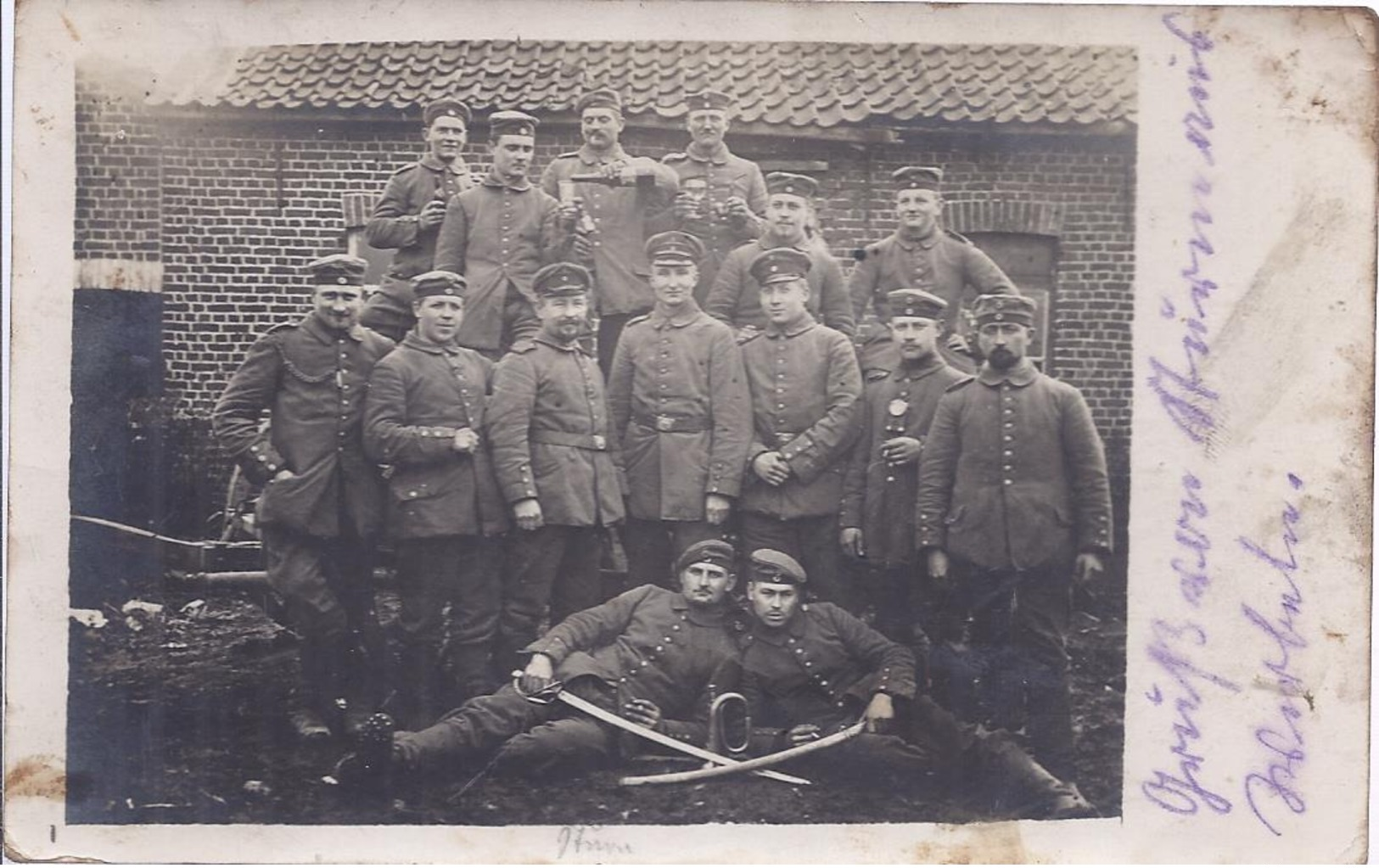 AK-74089-059  -  Fotokarte -  Soldatengruppe Feldpost  46. Reservediv. Aus  1915 - Personen