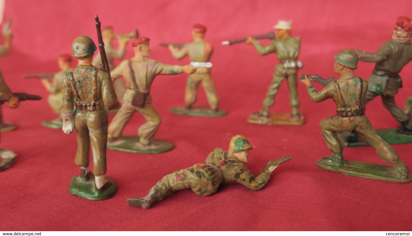 ancien jouet lot de 17 soldats en plastique Starlux