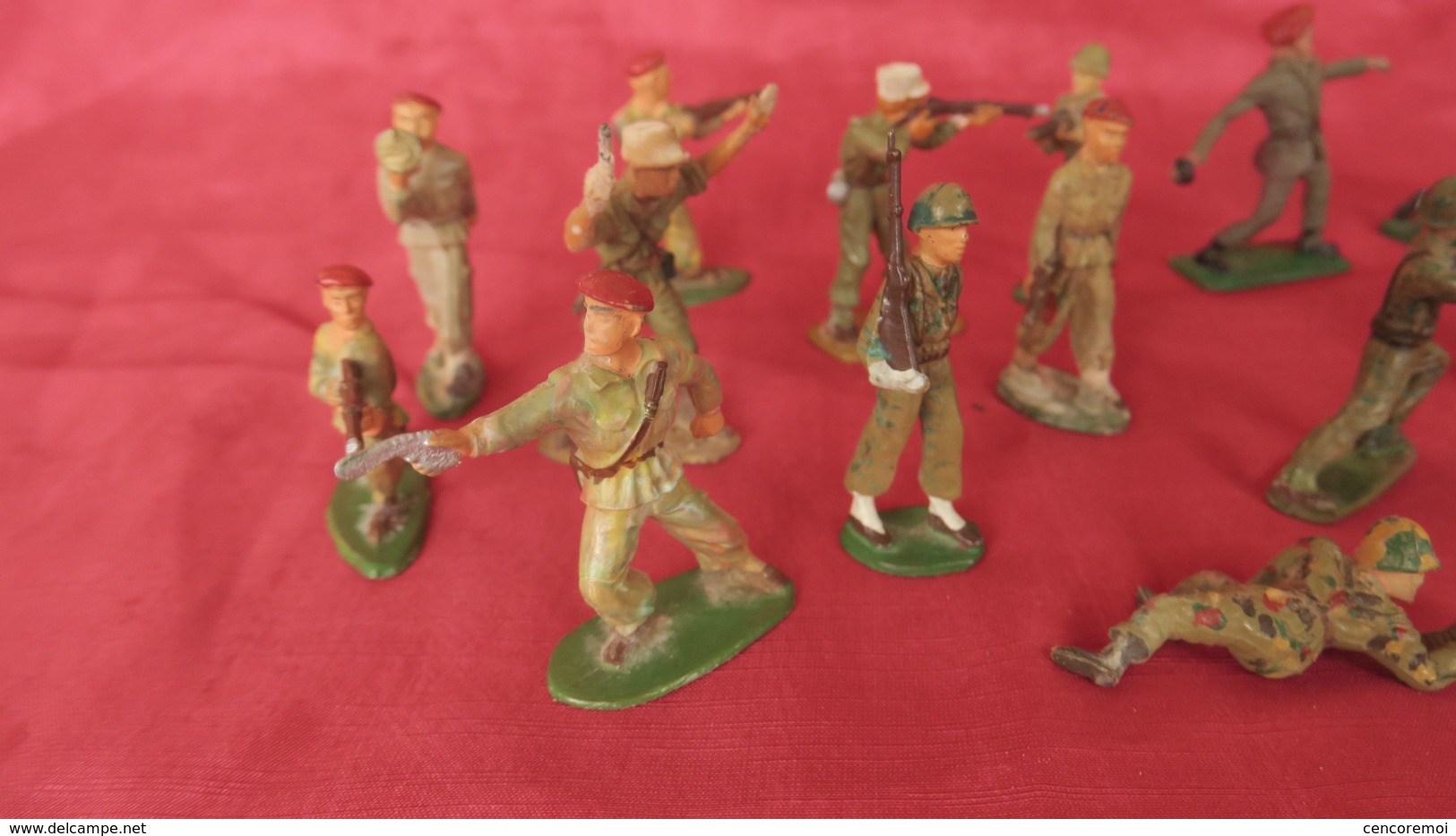 ancien jouet lot de 17 soldats en plastique Starlux