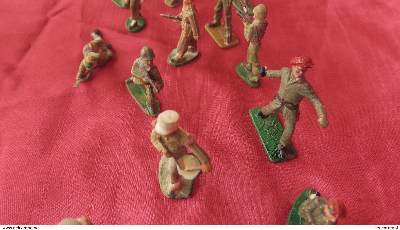 ancien jouet lot de 17 soldats en plastique Starlux