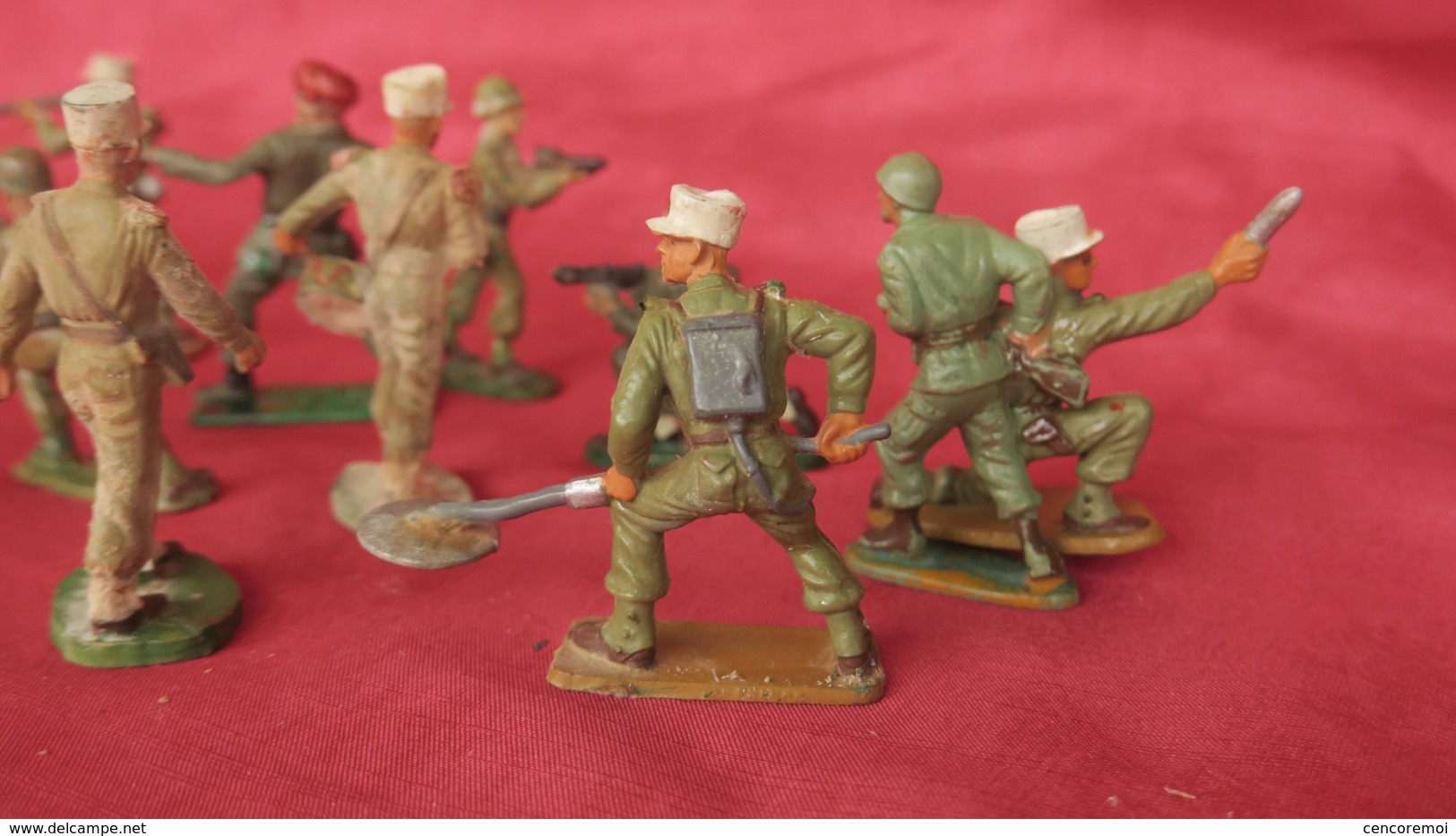 ancien jouet lot de 17 soldats en plastique Starlux